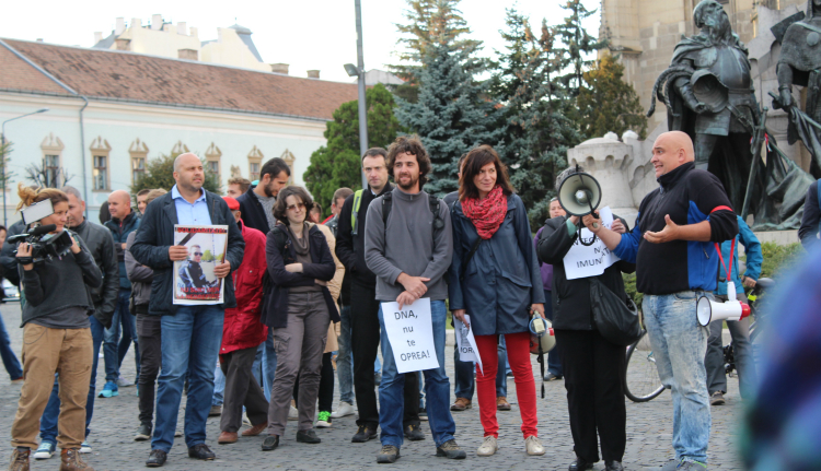 Tüntetés Kolozsváron Oprea ellen