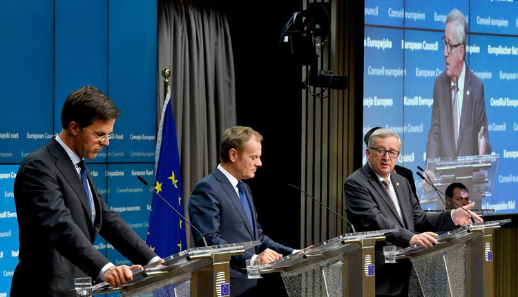 Mark Rutter, Donald Tusk és Jean Claude Juncker
