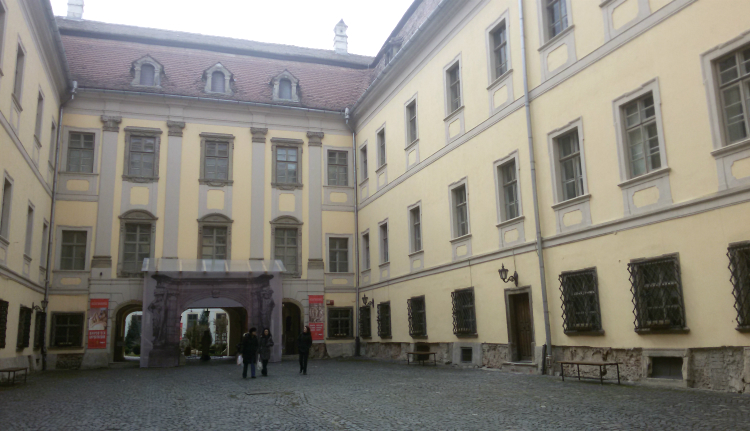 A Bruckenthal-palota egyik belső udvara