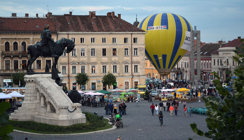 Hőlégballon Kolozsvár központjában