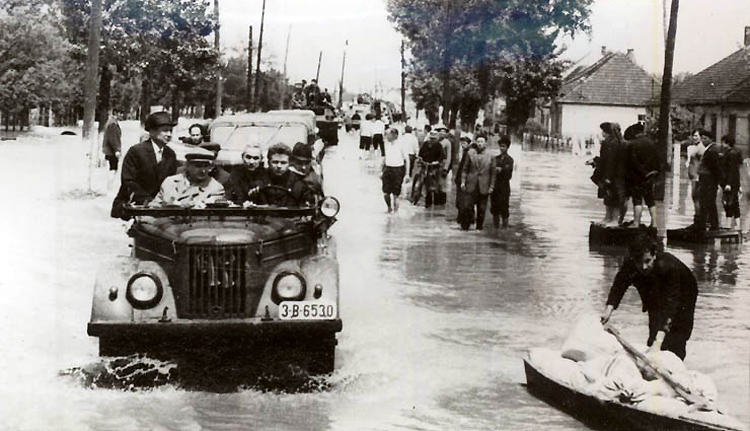 Nicolae Ceausescu Szatmárnémetiben az 1970-es árvízkor