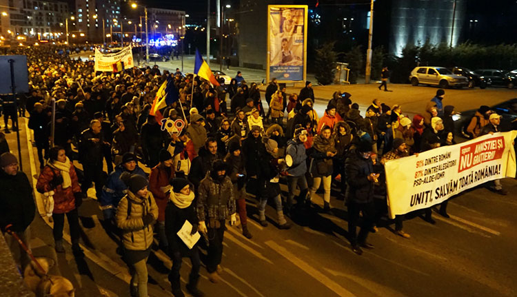 Tüntetők Kolozsváron